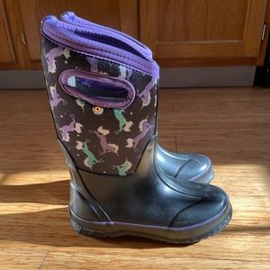 Girls Bogs classic winter boots size 13